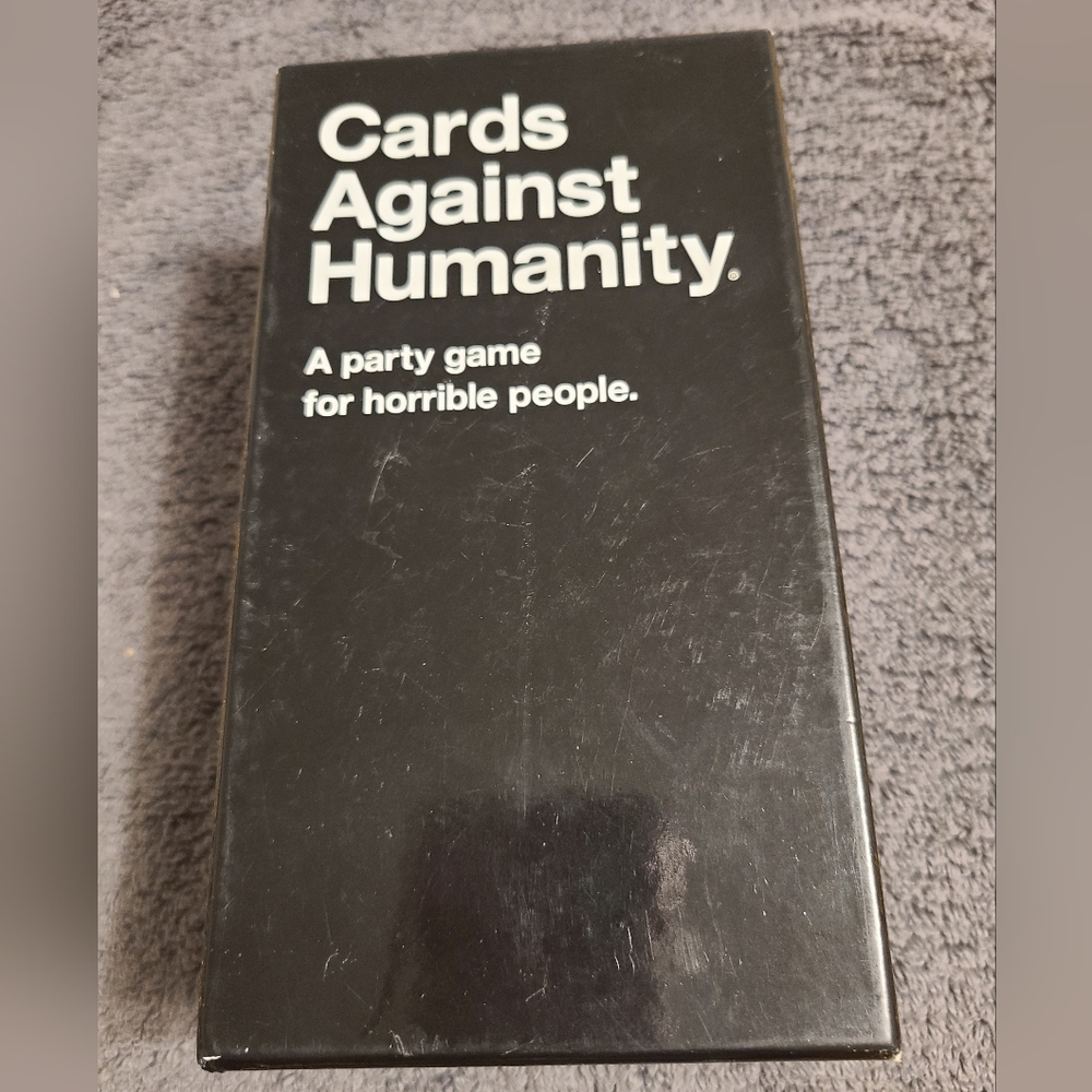 Cards Against Humanity - Picture 1 of 9